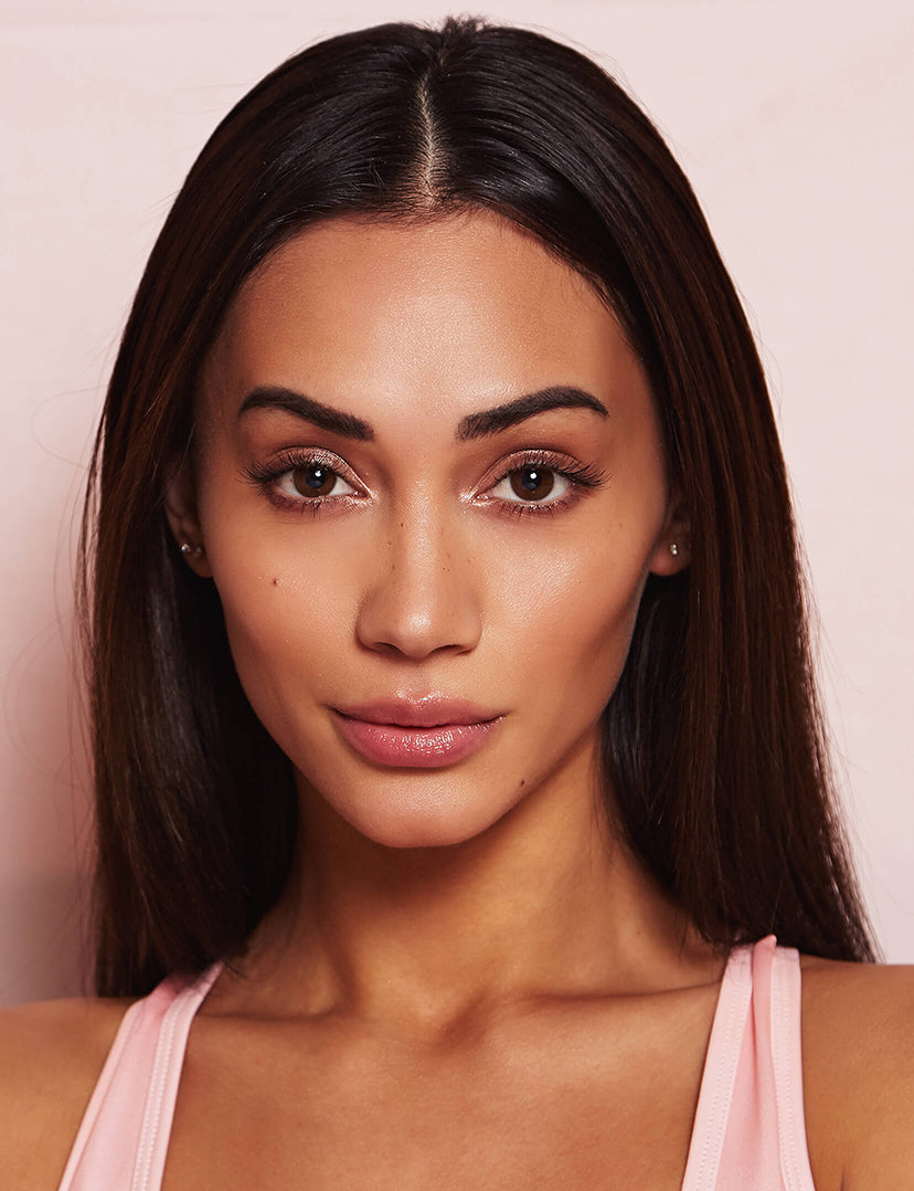 Nubyen Muse Highlighter Face Brush is designed for for flawless highlighter or powder application. This compact, vegan-friendly brush features slanted bristles for precise application on cheekbones, temples, and other sun-kissed areas. Perfect for travel and touch-ups, it delivers a natural glow with ease.
