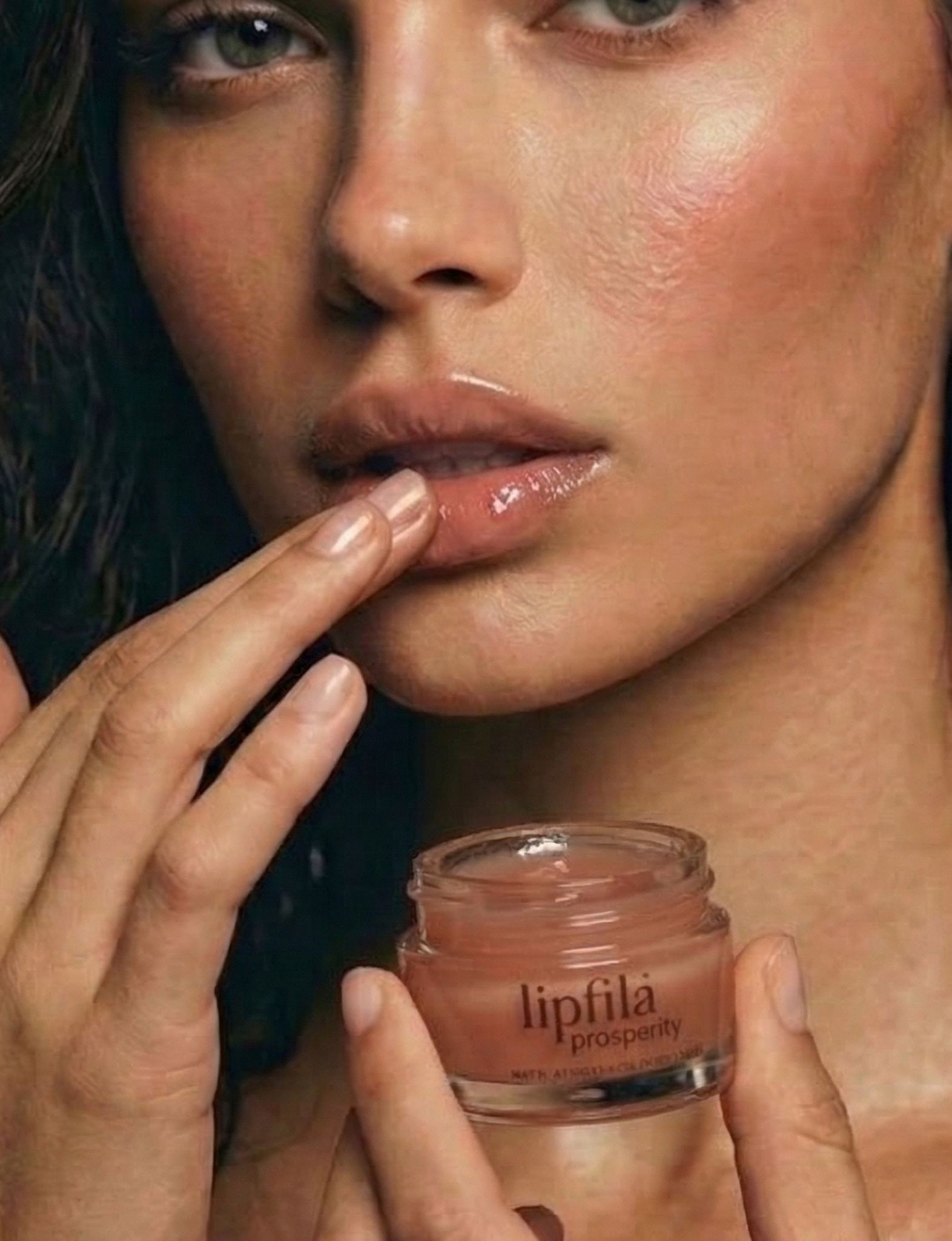Enhance lip volume with Nubyén Lip Prosperity Tinted Plumping Balm – plant-based lip plumper with cinnamon, Reishi mushroom, lemongrass, and AHAs. Vegan, cruelty-free, recyclable, and free from parabens and sulfates. Instantly hydrates, boosts natural color, and adds a subtle tint for fuller, kissable lips