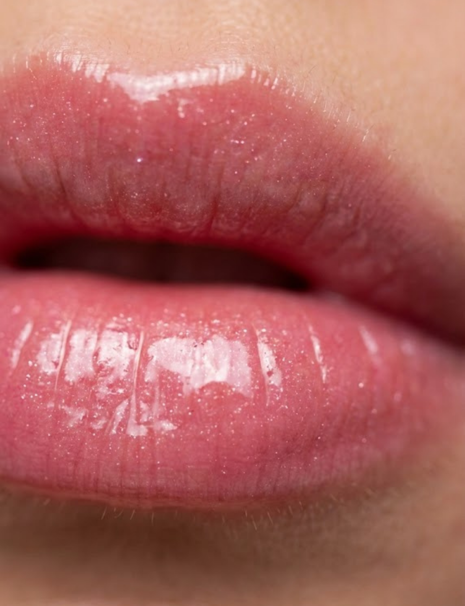 Enhance lip volume with Nubyén Lip Prosperity Tinted Plumping Balm – plant-based lip plumper with cinnamon, Reishi mushroom, lemongrass, and AHAs. Vegan, cruelty-free, recyclable, and free from parabens and sulfates. Instantly hydrates, boosts natural color, and adds a subtle tint for fuller, kissable lips