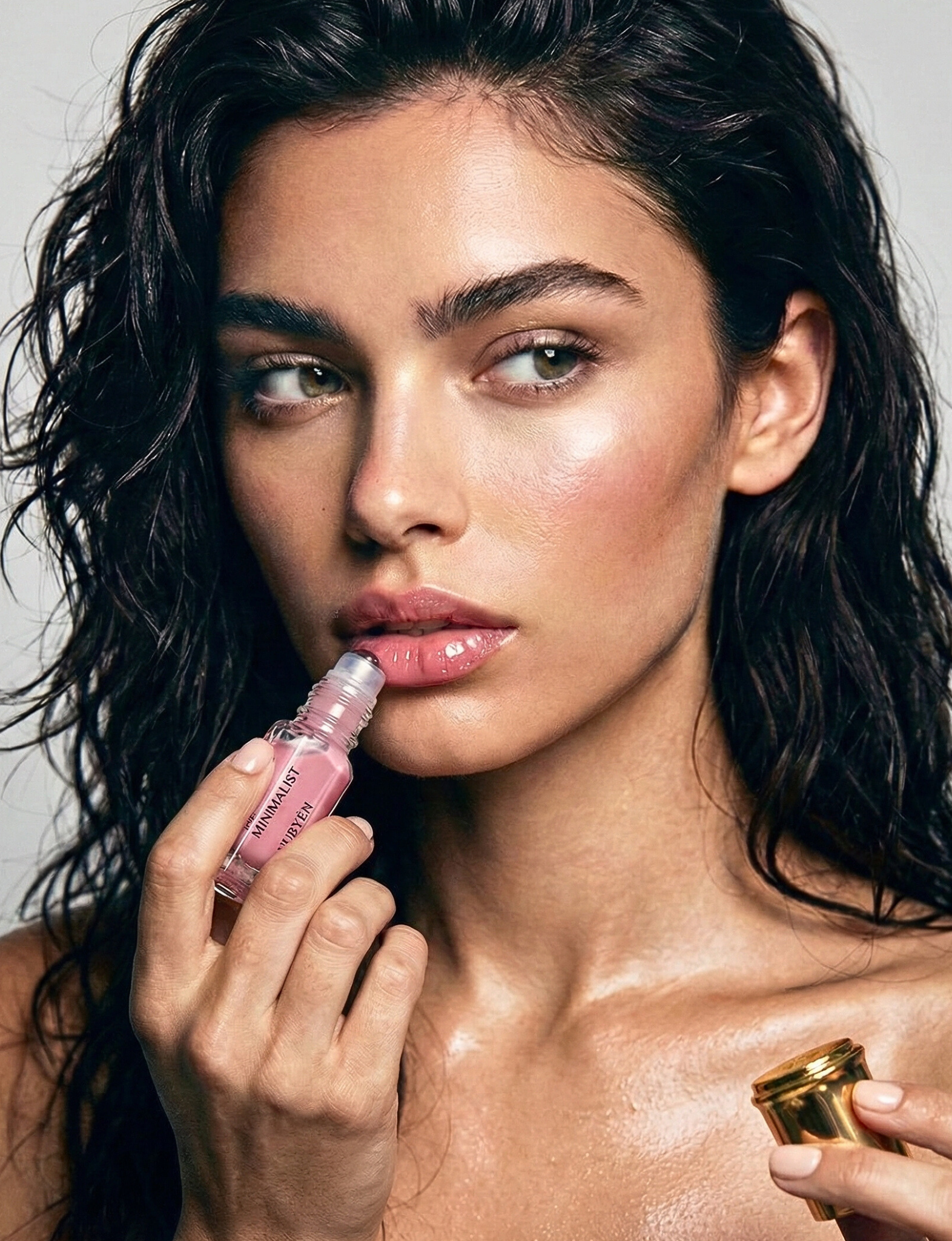 Achieve instant volume with Nubyen Lip Plumping Oil – enriched with marine collagen and AHAs for hydrated, plump lips.