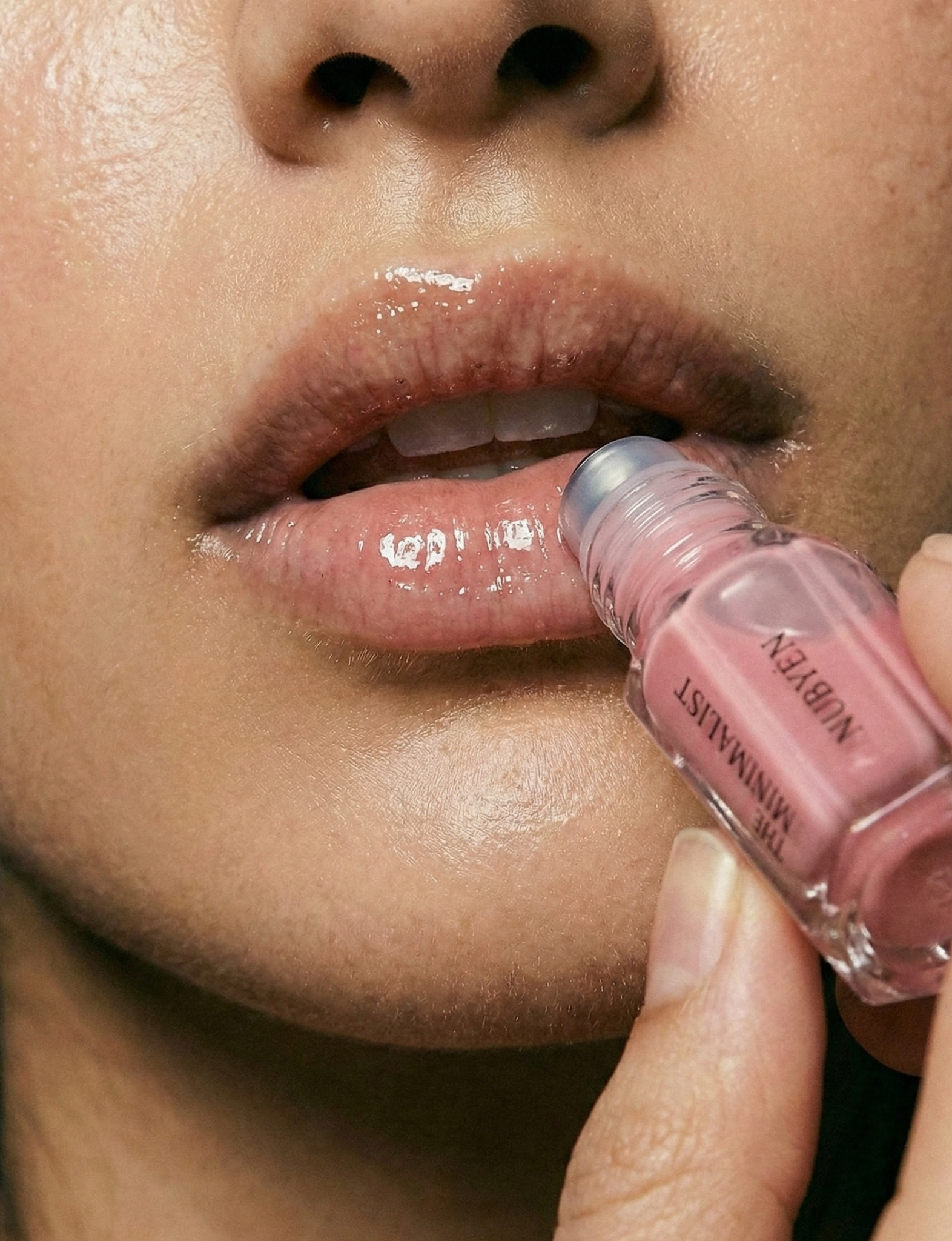 Achieve instant volume with Nubyen Lip Plumping Oil – enriched with marine collagen and AHAs for hydrated, plump lips.