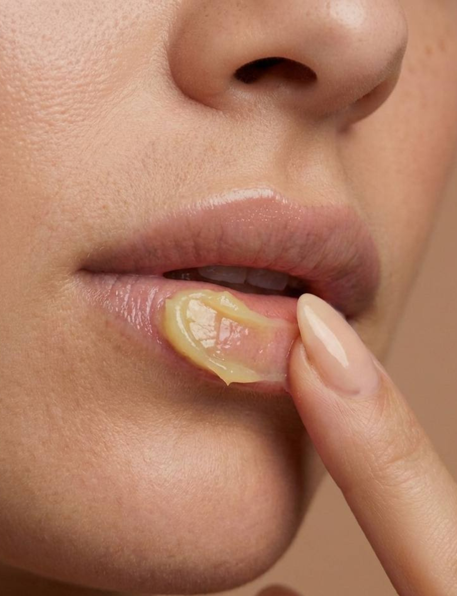 Nubyen Lip Filá Plumping Balm – natural, plant-based lip enhancer for fuller, hydrated lips with a supple, non-gloss finish 100% plant based ingredients