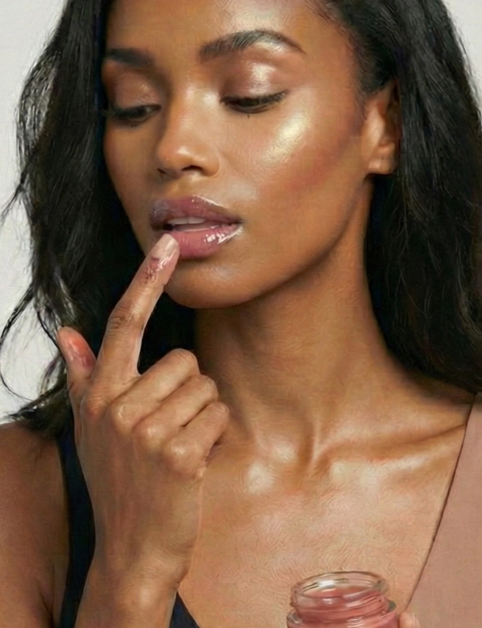 Enhance lip volume with Nubyén Lip Prosperity Tinted Plumping Balm – plant-based lip plumper with cinnamon, Reishi mushroom, lemongrass, and AHAs. Vegan, cruelty-free, recyclable, and free from parabens and sulfates. Instantly hydrates, boosts natural color, and adds a subtle tint for fuller, kissable lips