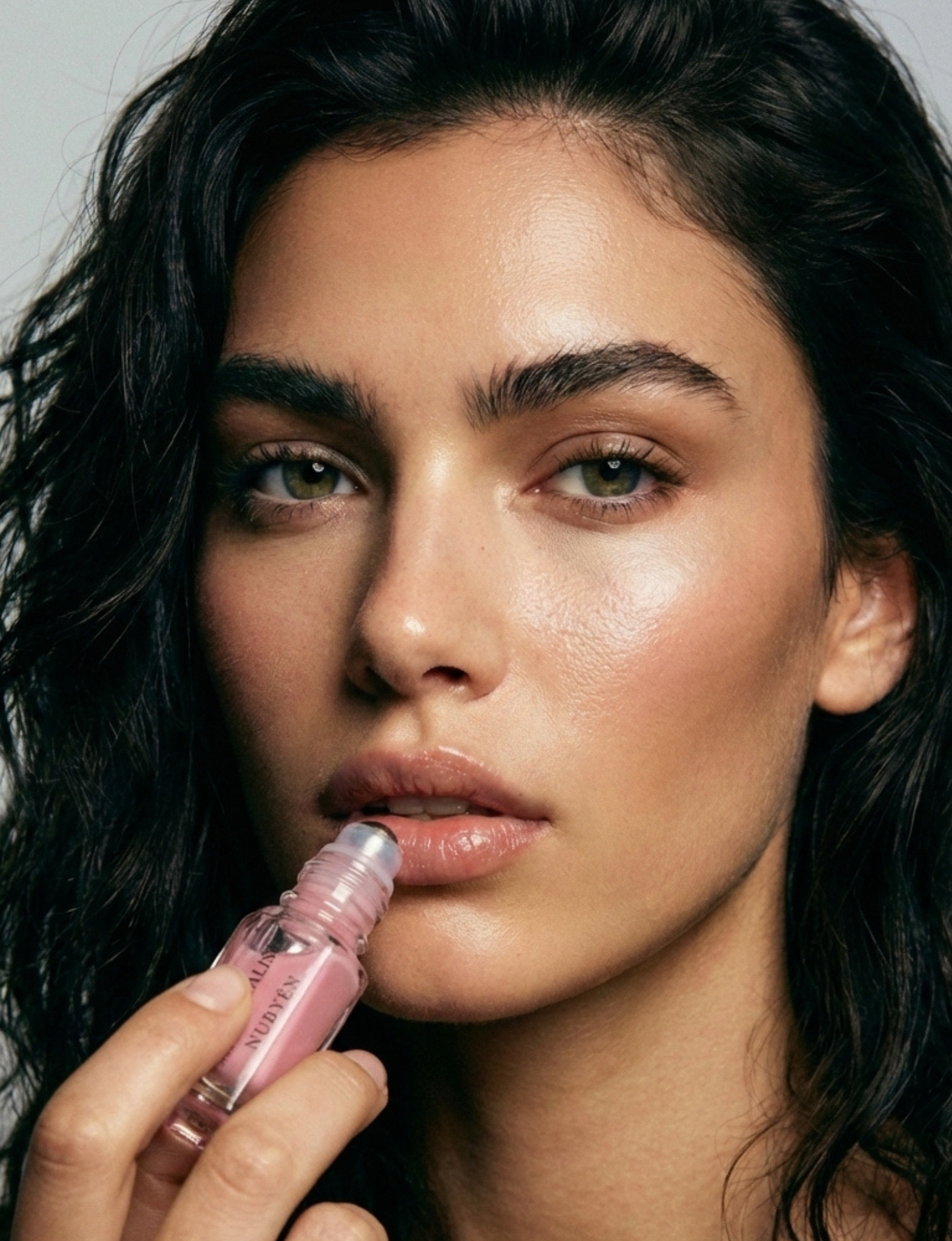 Achieve instant volume with Nubyen Lip Plumping Oil – enriched with marine collagen and AHAs for hydrated, plump lips.