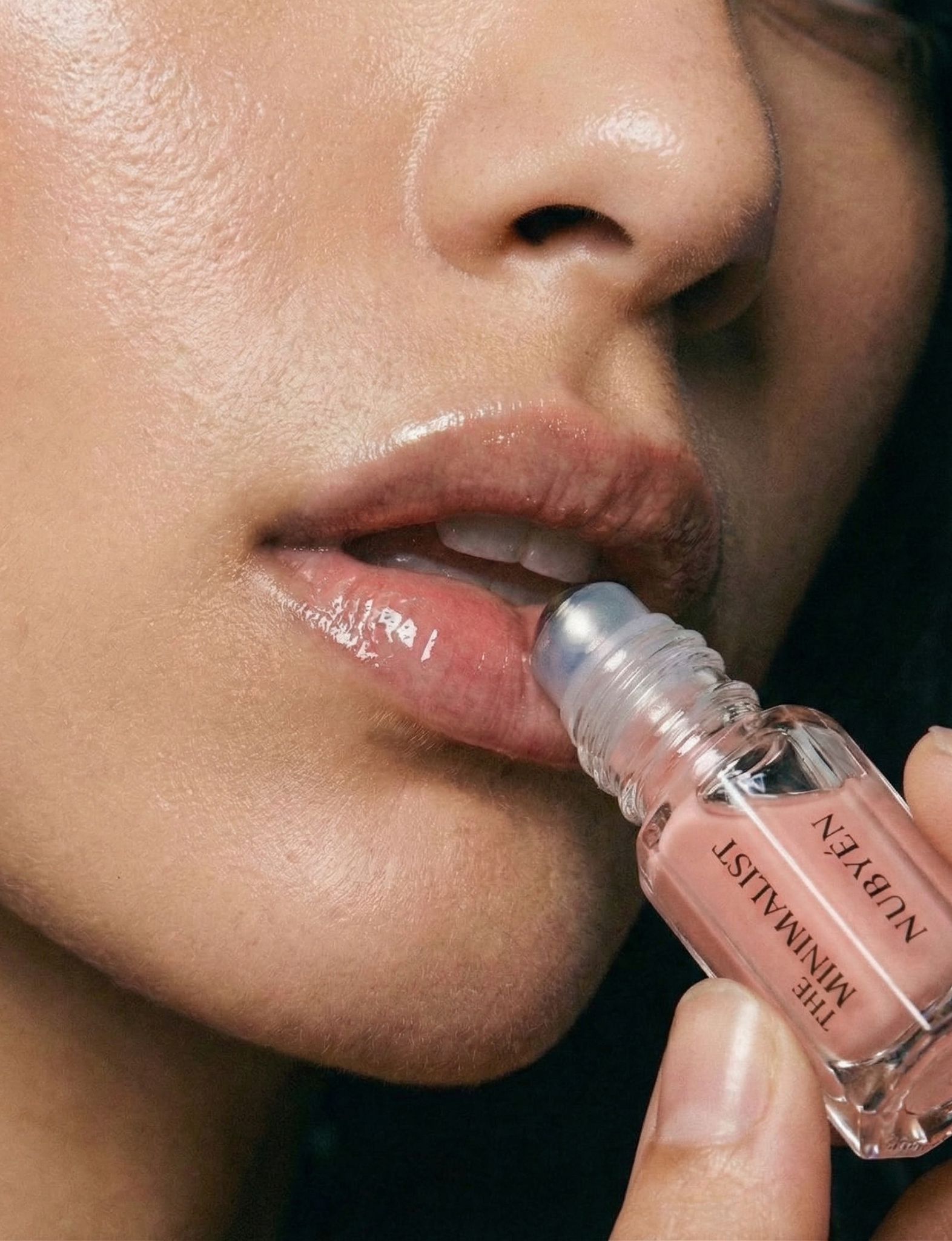 Achieve instant volume with Nubyen Lip Plumping Oil – enriched with marine collagen and AHAs for hydrated, plump lips.