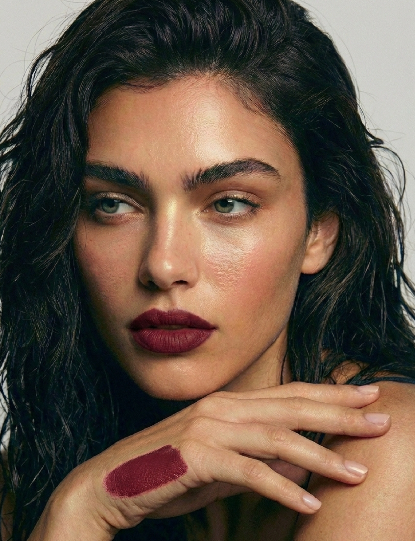 Nubyén Lip Prosperity Plumping Matte Lipstick – A luxurious matte lipstick that plumps, hydrates, and enhances lip volume naturally. Infused with nourishing ingredients like hyaluronic acid and cinnamon, it delivers bold, long-lasting color while keeping lips smooth and moisturized. 100% vegan, cruelty-free, and free from parabens and sulfates, this lipstick is perfect for fuller, healthier-looking lips. Created by medical professionals, it combines beauty and science for confident, radiant results