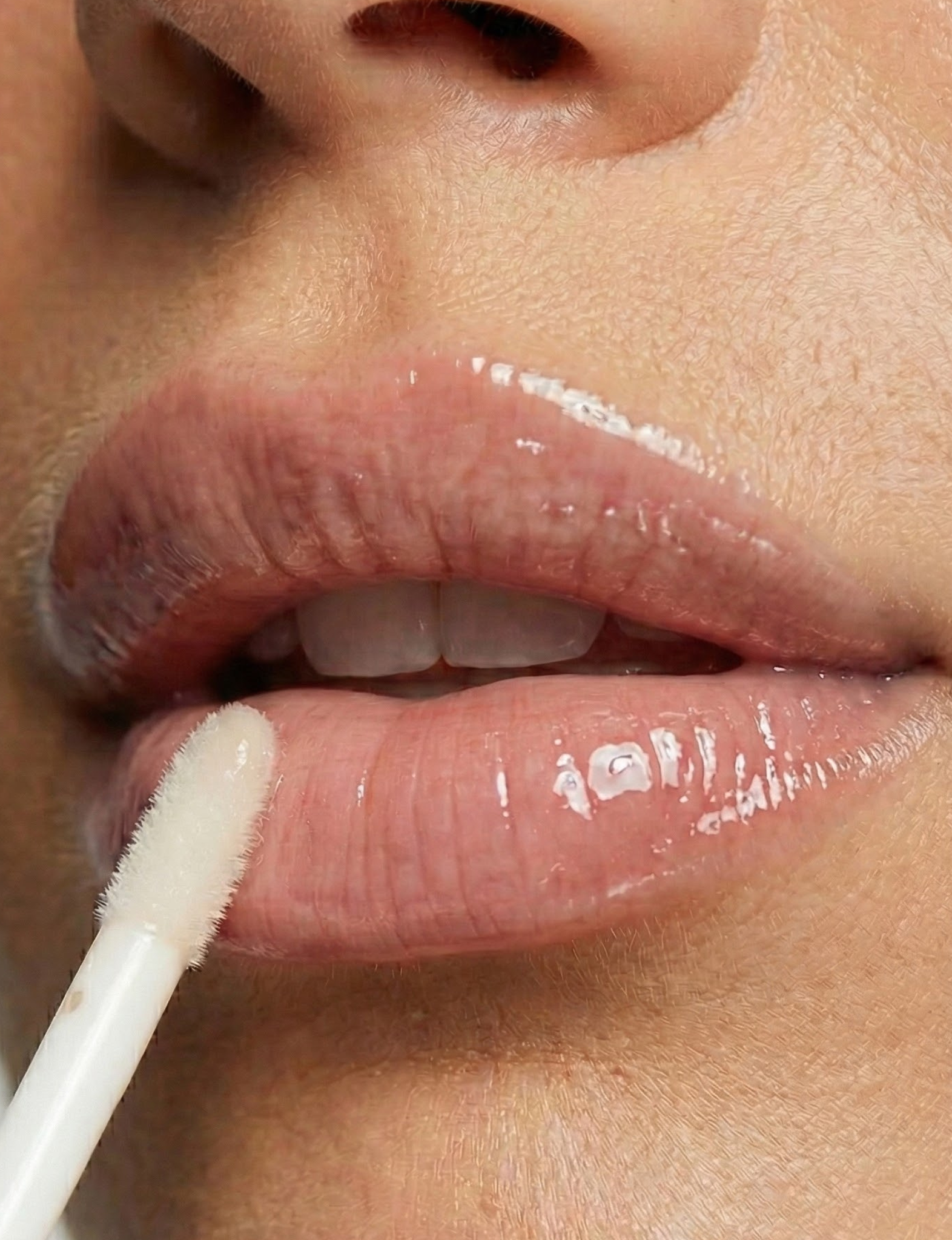 Nubyén Nude Lip Plumping Augmentation Gloss -best safe, reversible lip plumper and a natural alternative to fillers for fuller lips.