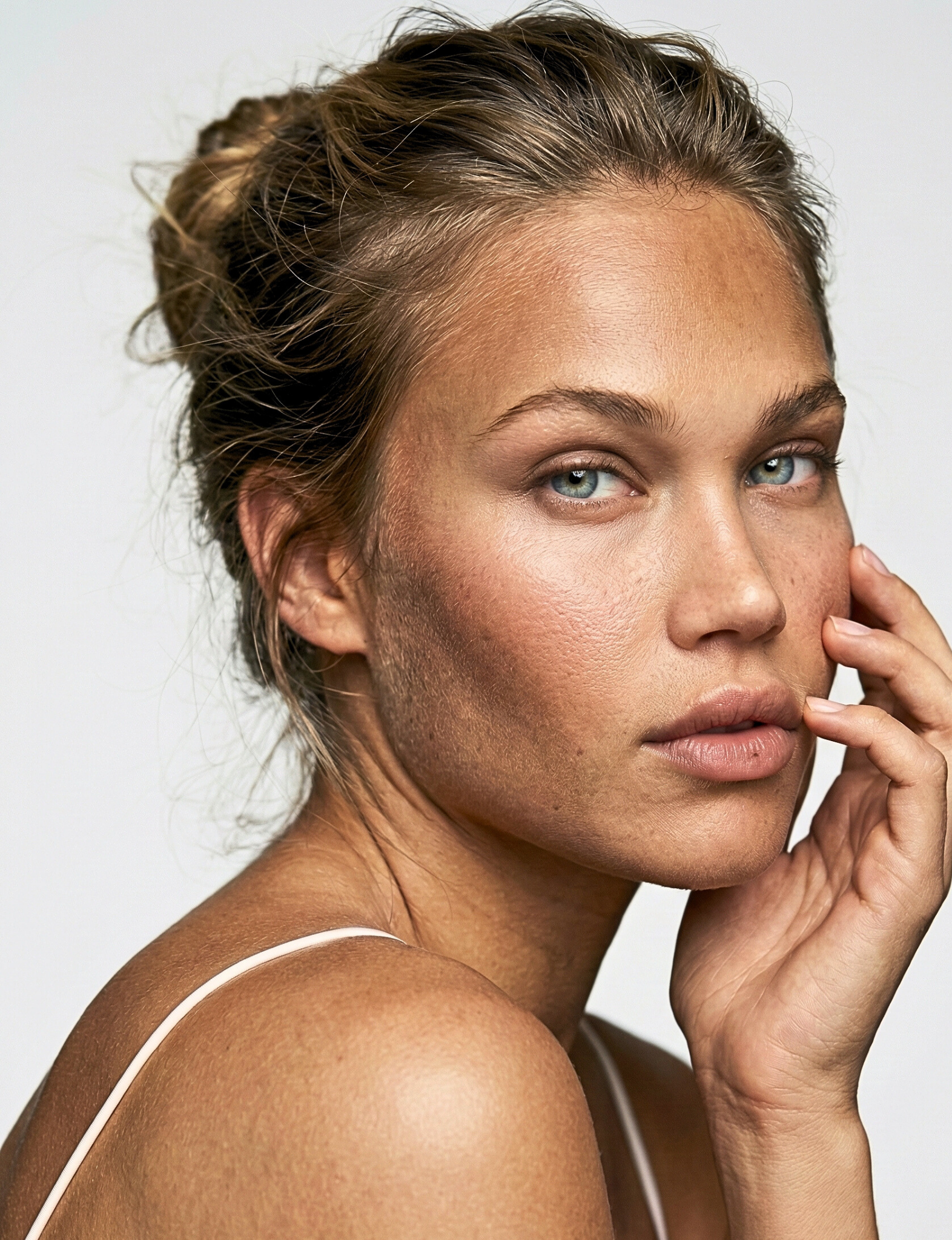 skincare, nubyenbeauty, skincare routine, best makeup, clean skincare products, clean cosmetics, vegan cosmetics, best vegan cosmetics, charlotte tilbury, glowing skin, antiaging skincare, best highlighter,validate nubyen, wellness healthy skin, revolve beauty, cosmetics for acne, dewy makeup, natural  skincare, highlighter   Nubyen Val-î-date best-selling lipid freeze moisturizer, Nubyen Best selling wellness cream, Nubyen Revove beauty, Nubyen Net a porter, sephora, charlotte tilbury, netaporter