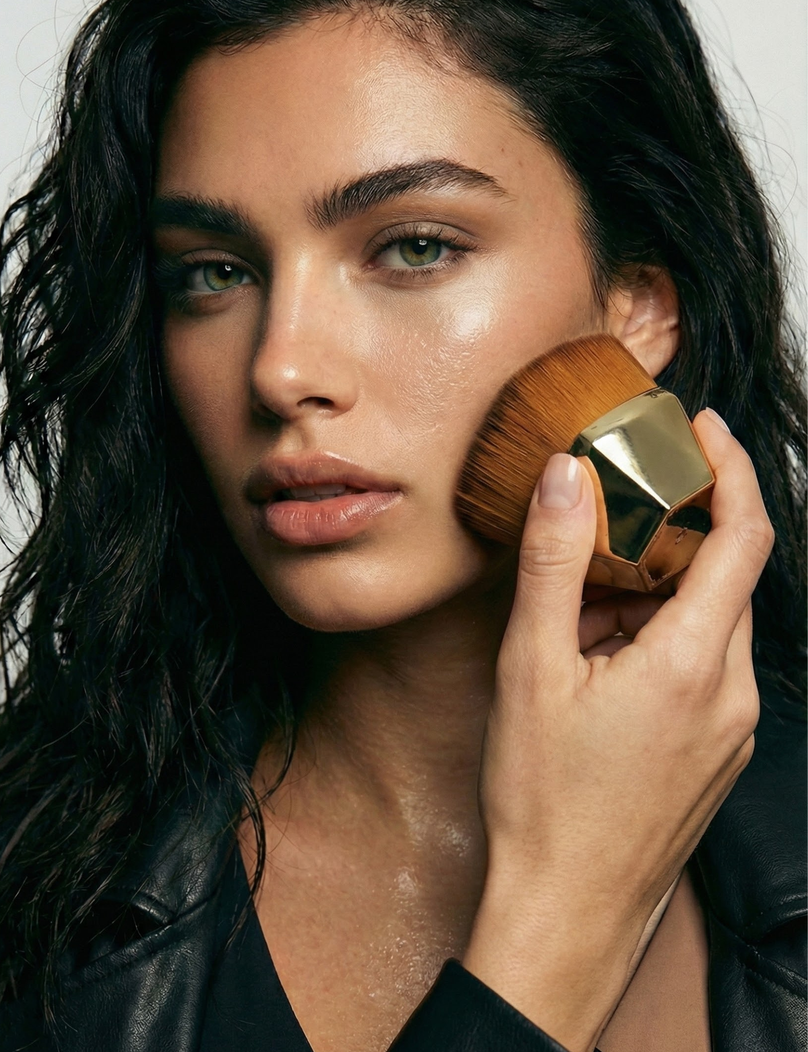 makup Brush, Nubyen Best selling makeup brush, Nubyen Revolve, nubyen Net a porter , Nubyen cosmetics , Nubyen vegan synthetic fibre brush , Vegan Makeup Brush , Nubeyn nude, nubyen Net a porter , Non electric beauty tools, beauty tools, spectrum brushes, morphe brushes , zoeva brushe, sephora, charlotte tilbury 