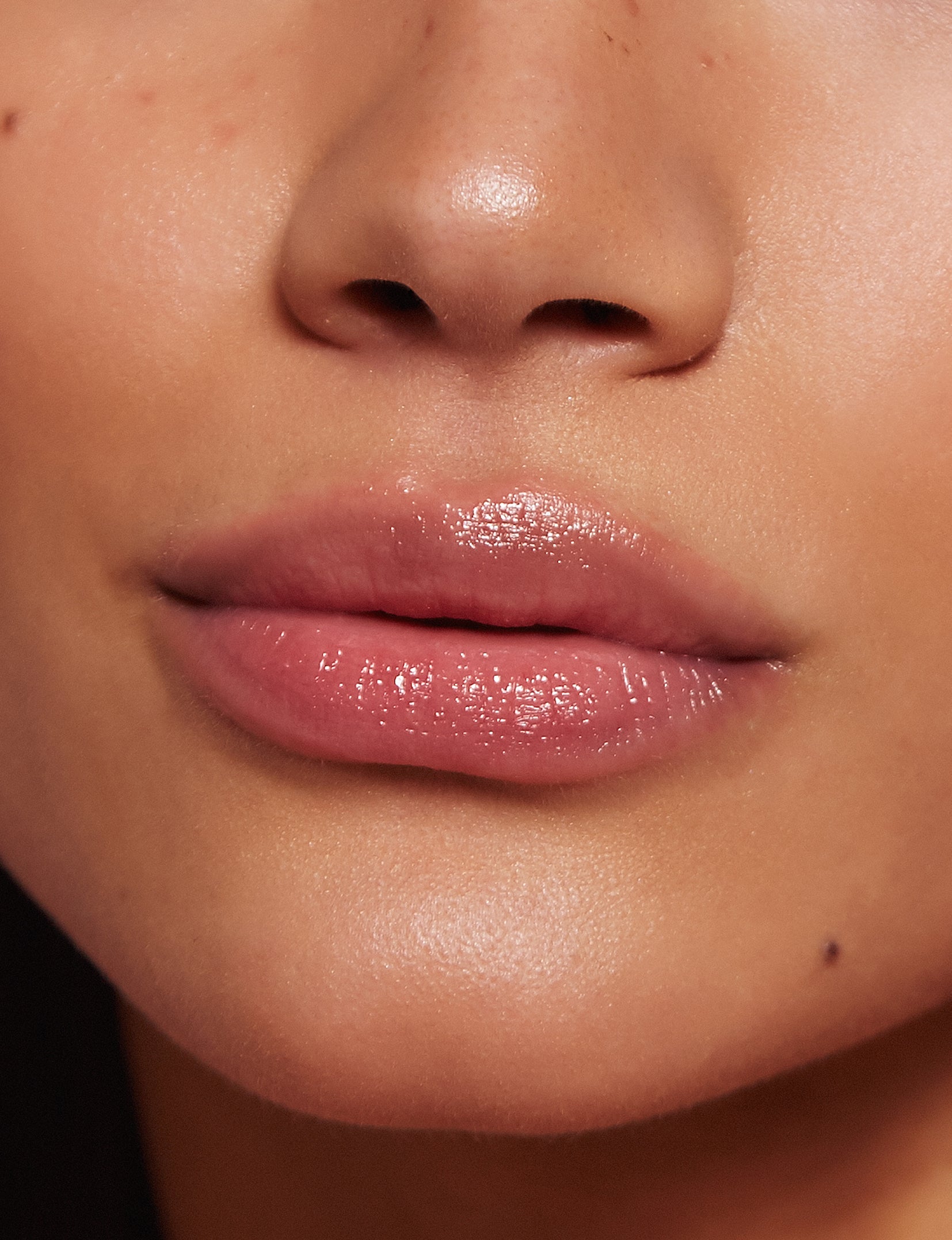 Nubyén Nude Lip Plumping Augmentation Gloss -best safe, reversible lip plumper and a natural alternative to fillers for fuller lips.