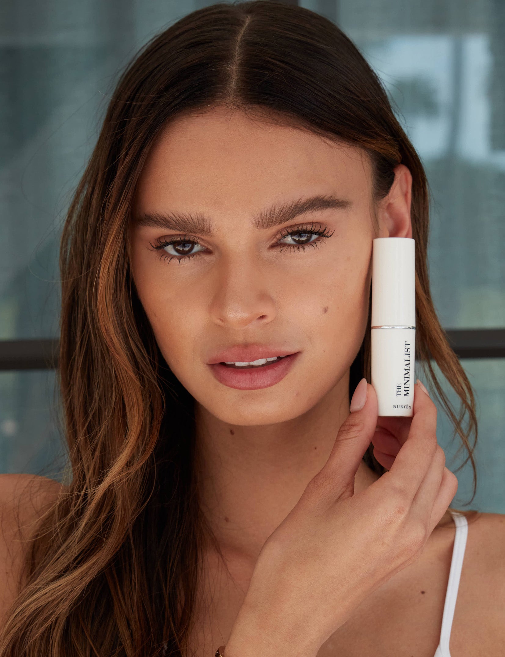 Achieve flawless, radiant skin with Nubyén The Minimalist Nano Particle Light Reflection Foundation. This lightweight, buildable formula uses advanced nano-particle technology to blur imperfections, enhance light reflection, and create a luminous, natural glow. Designed by medical professionals, this foundation is vegan, cruelty-free, and free from parabens, sulfates, and harsh chemicals. Ideal for all skin types, it nourishes and hydrates while delivering long-lasting, even coverage. Elevate your beauty ro